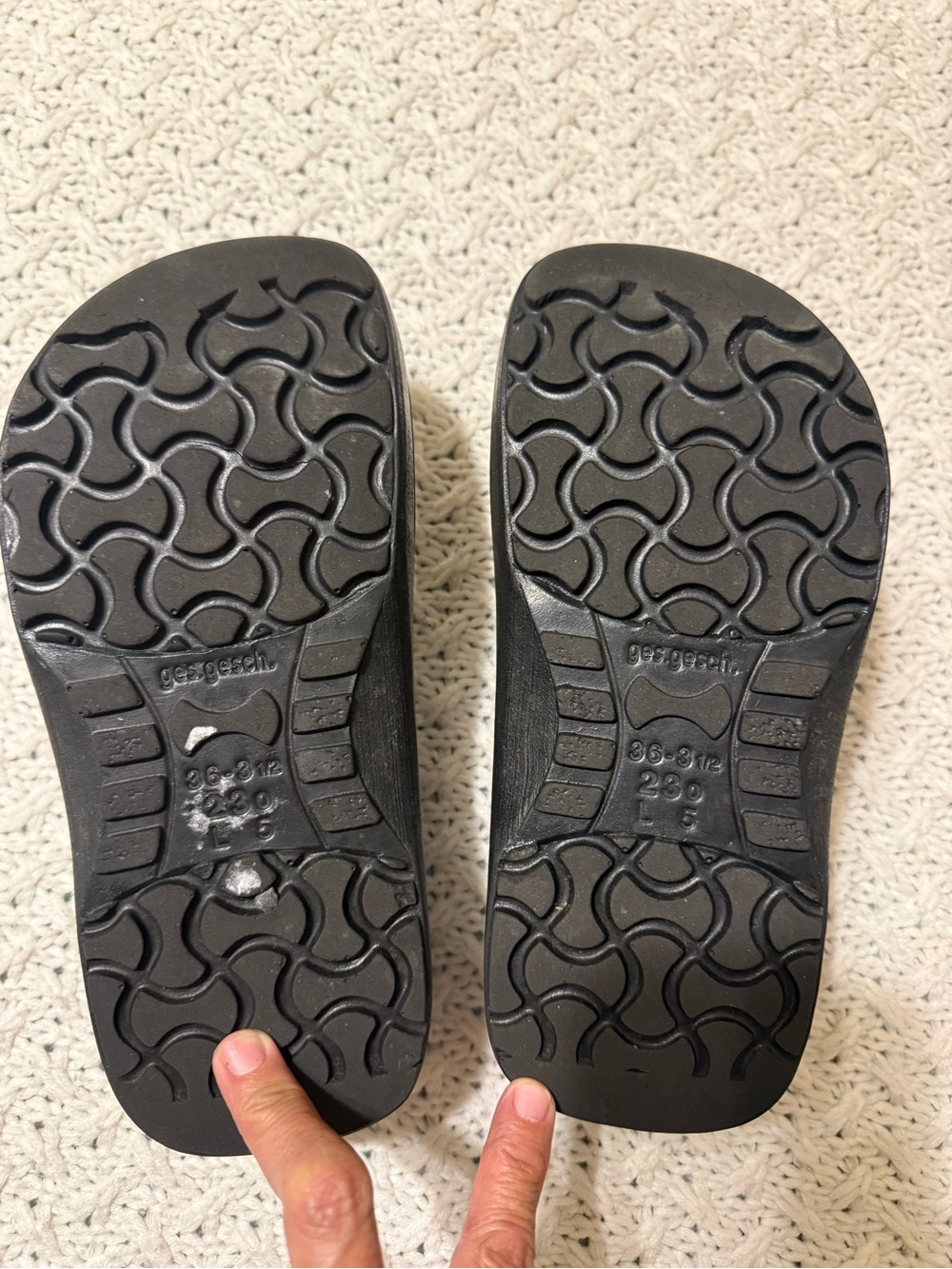 Birkenstock Womens 6 Men’s 4 Black Slip-On EVA Clogs - Picture 7 of 9